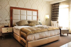 普通套房 | 迷你吧、房內夾萬、書桌、隔音