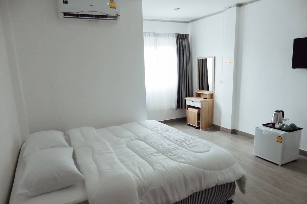 Superior Double Room | In-room safe, desk, free WiFi