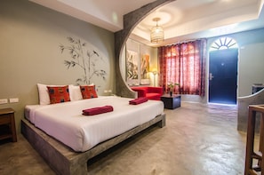 In-room safe, desk, cribs/infant beds, rollaway beds - Chic Boutique Hotel (Patong)