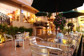 ลานระเบียง/นอกชาน