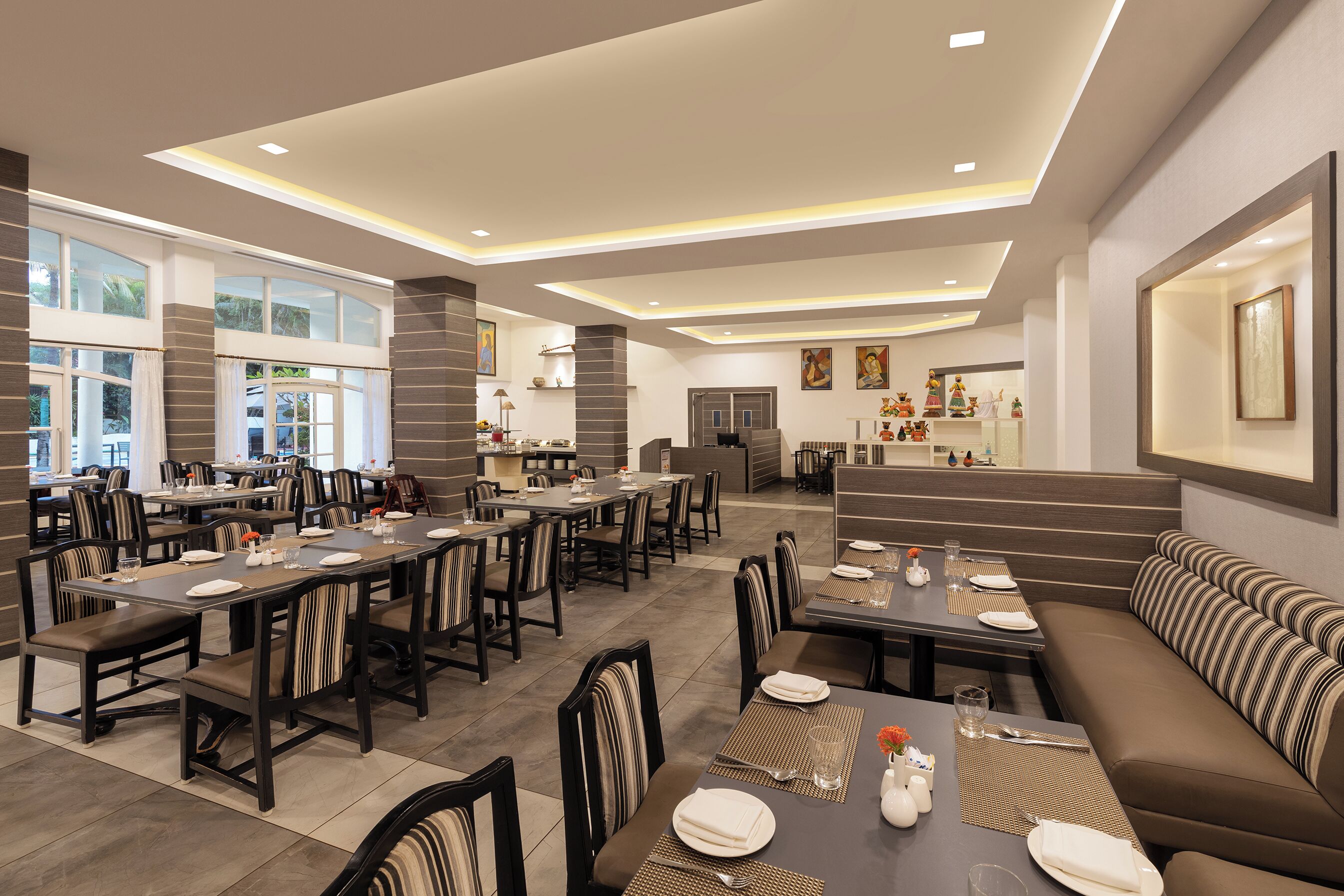 breakfast, lunch and dinner served