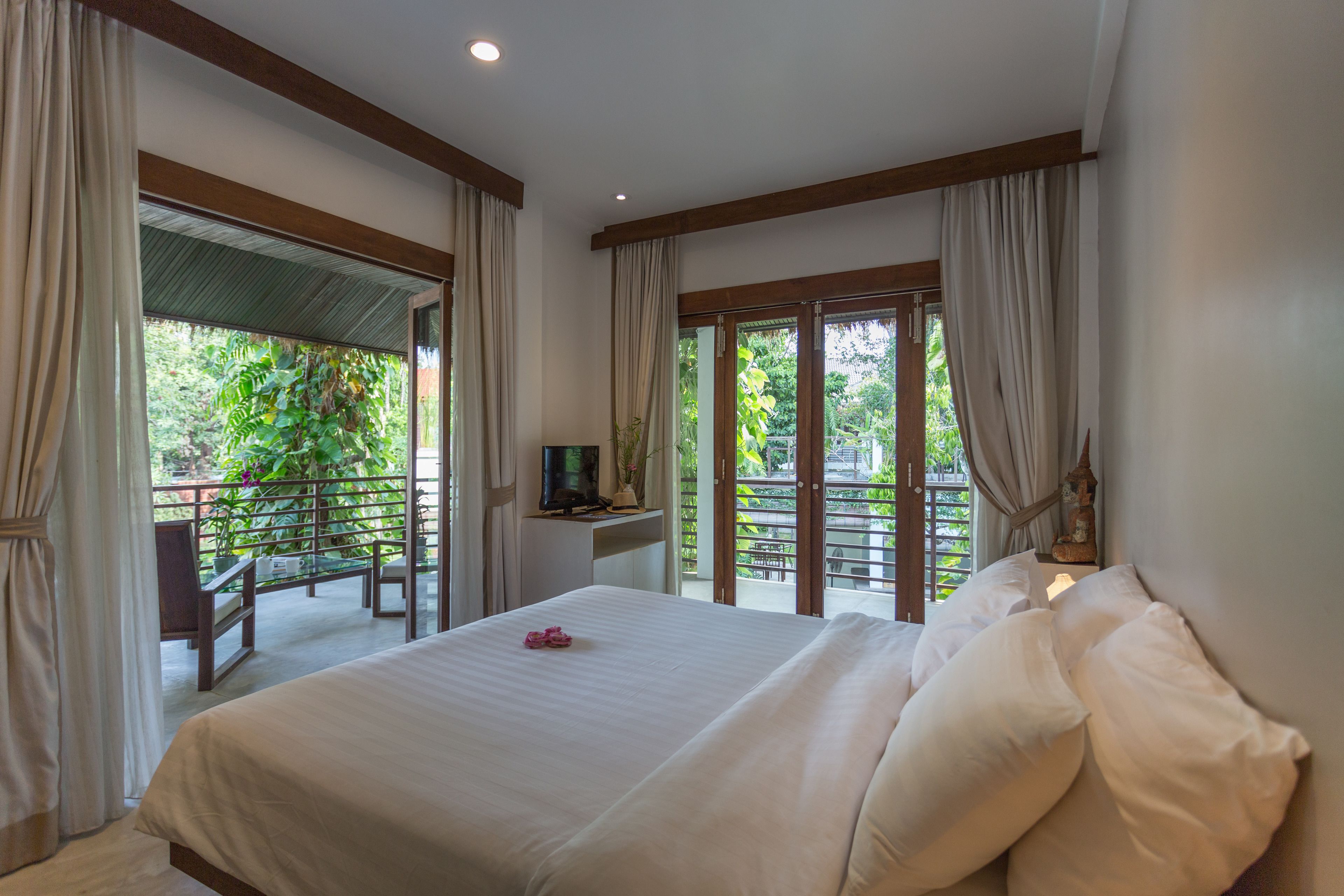 free minibar items, in-room safe, individually decorated