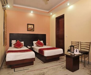 Minibar, free WiFi - East Inn Hotel (New Delhi)