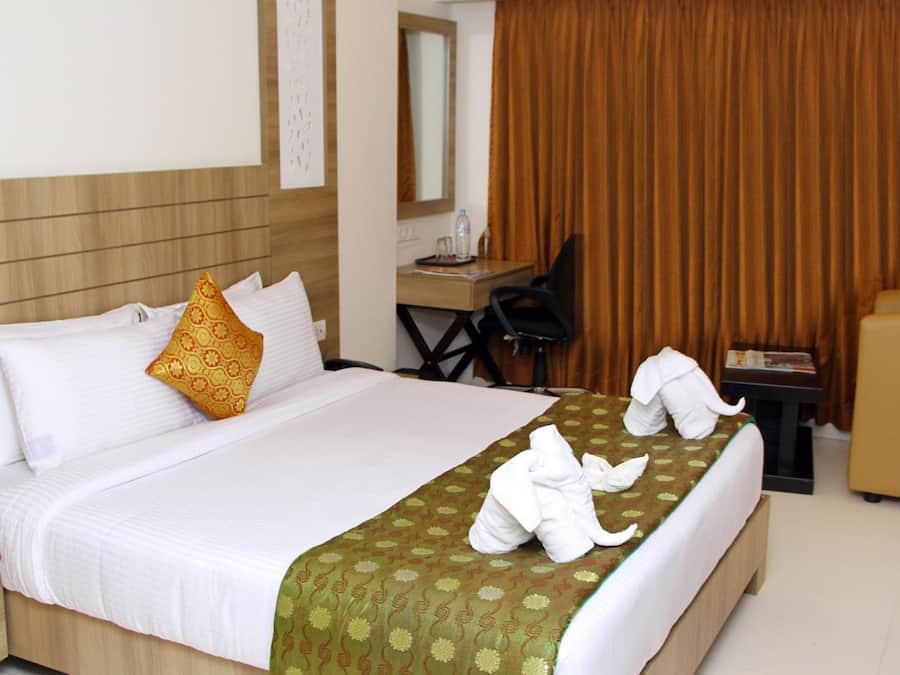 In-room safe, desk, soundproofing, bed sheets
