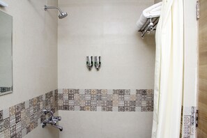 Premium Room | Bathroom shower