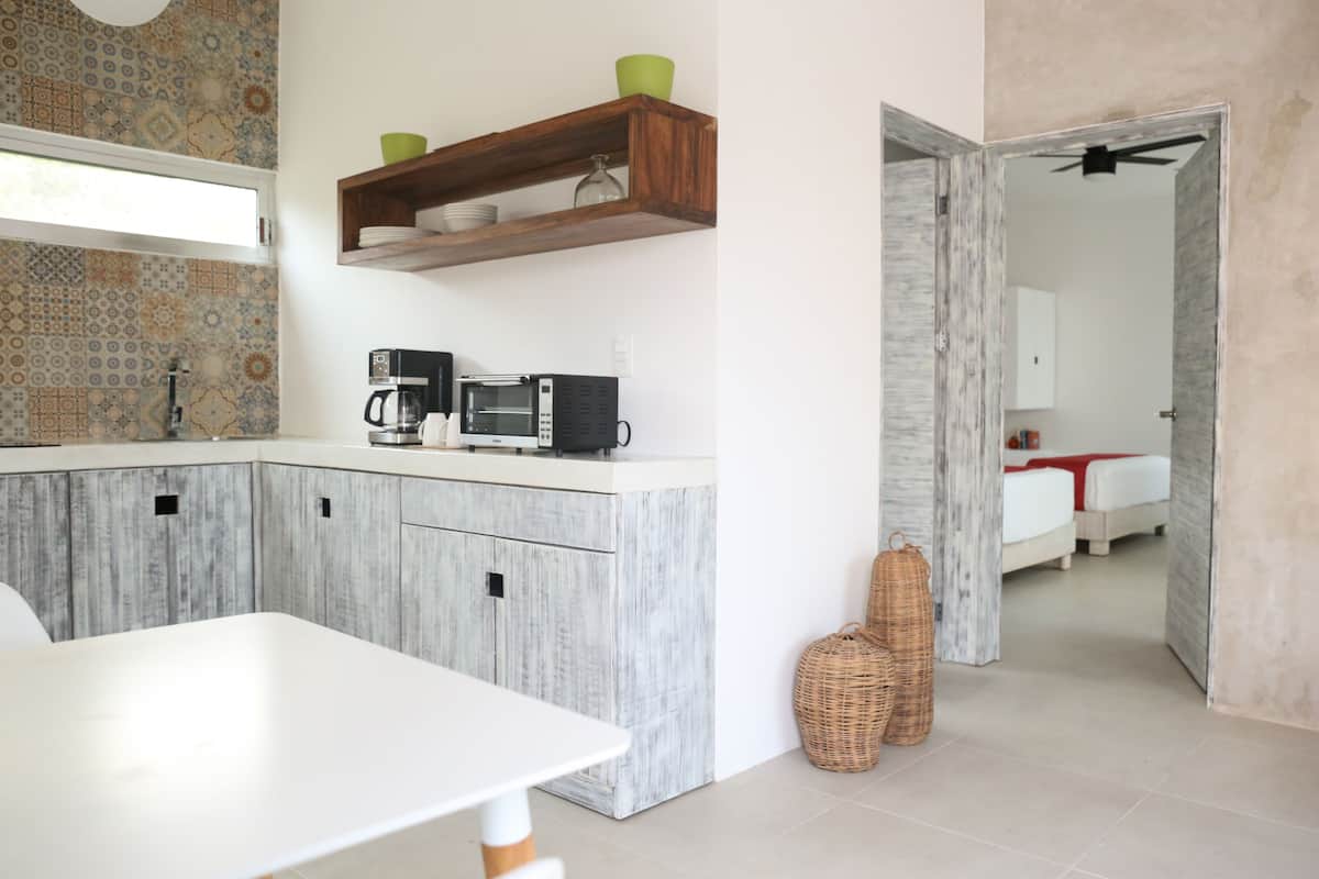 standard room | egyptian cotton sheets, premium bedding, in-room safe