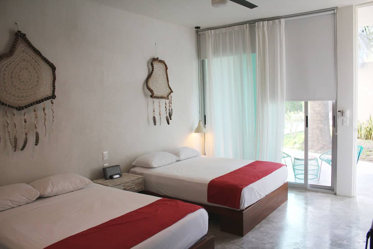 Lakens van Egyptisch katoen, luxe beddengoed, een kluis op de kamer
