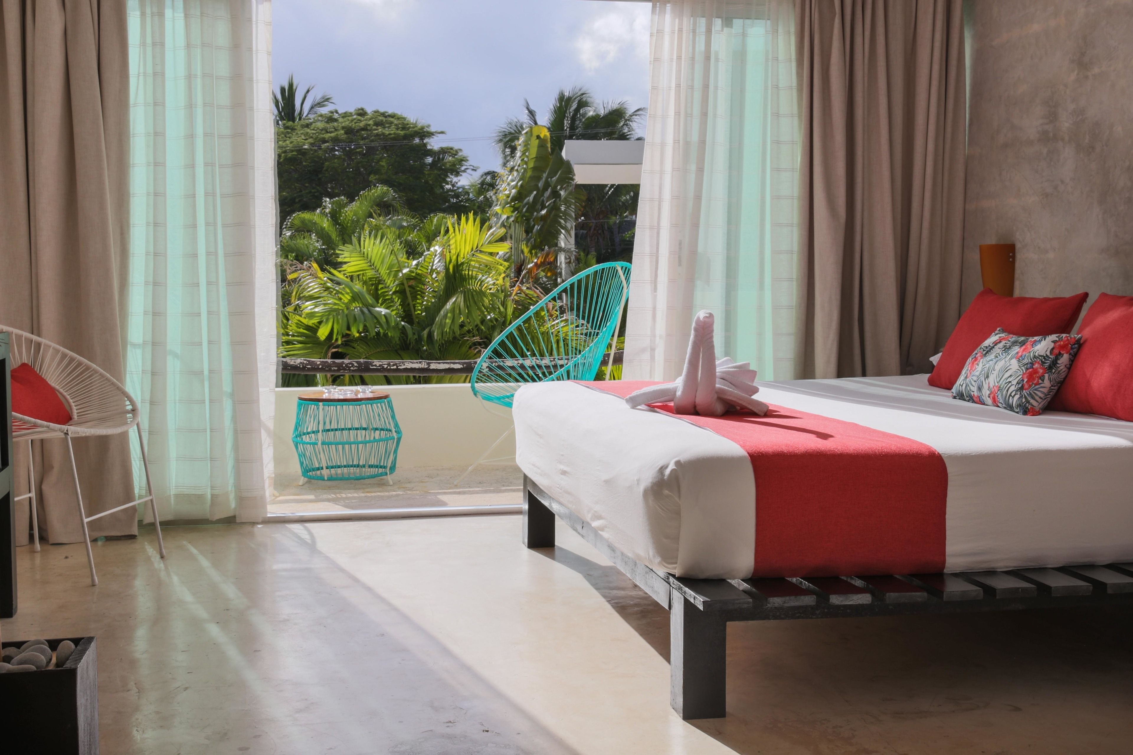double room, 1 king bed (upper floor) | garden view