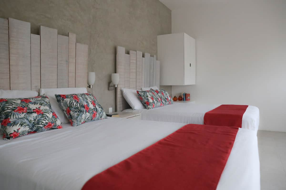 Lakens van Egyptisch katoen, luxe beddengoed, een kluis op de kamer