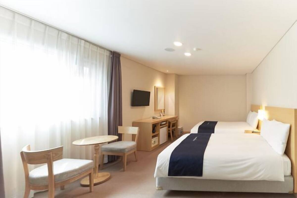 1 Schlafzimmer, hochwertige Bettwaren, Daunenbettdecken, Zimmersafe