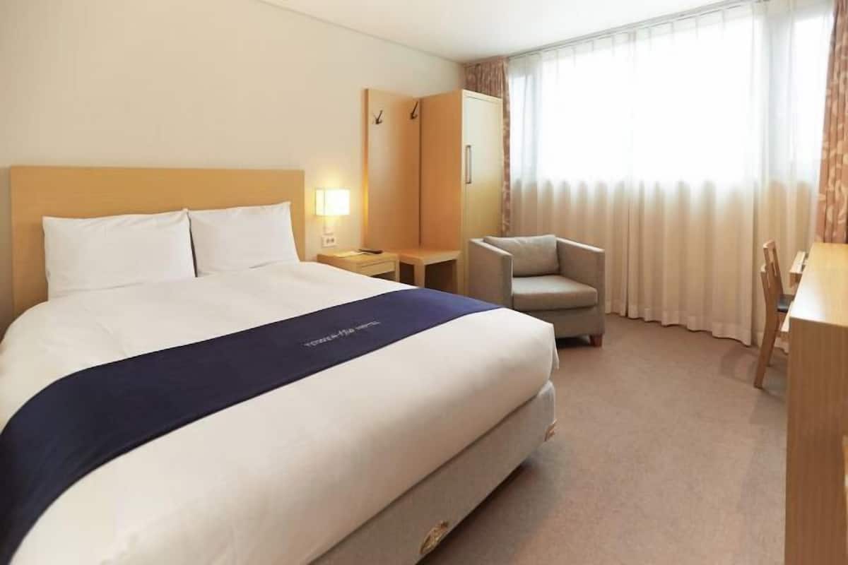 1 Schlafzimmer, hochwertige Bettwaren, Daunenbettdecken, Zimmersafe