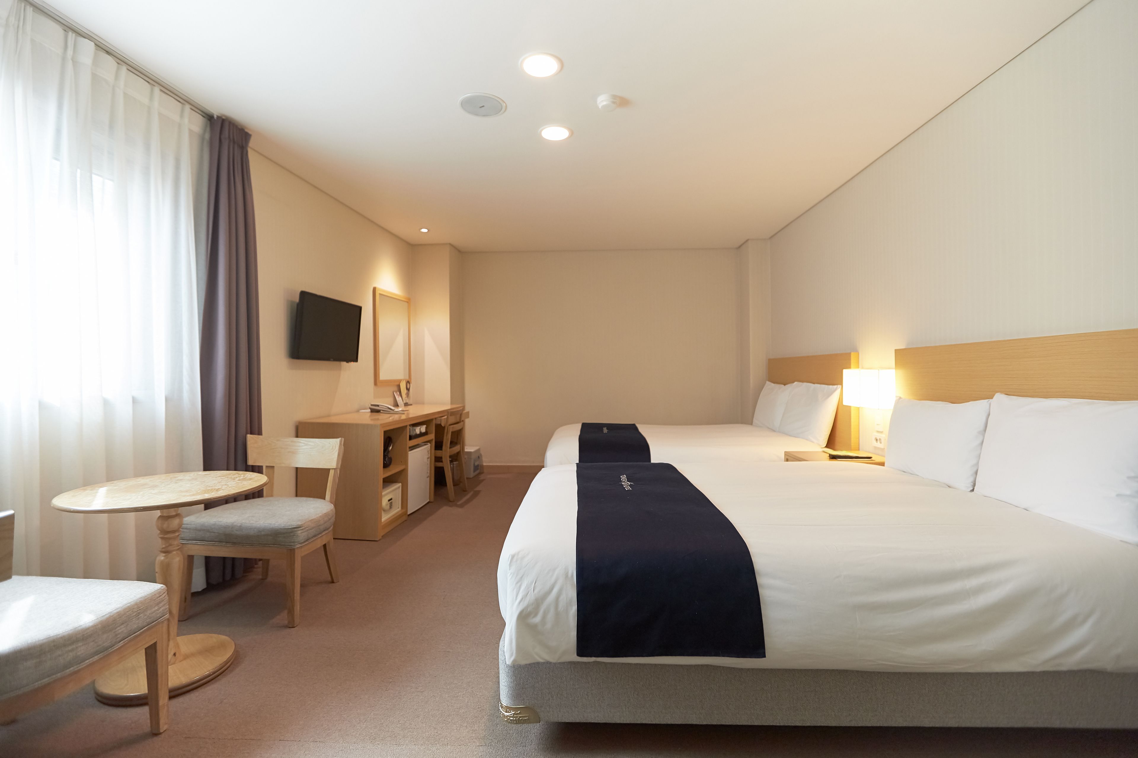 Family Twin Room (Deluxe) | Premium bedding, down duvets, in-room safe, desk