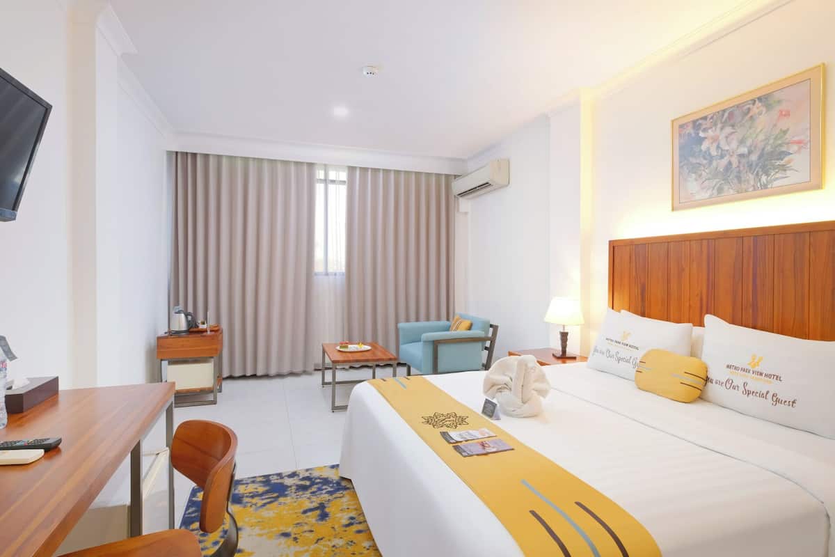1 bedroom, premium bedding, in-room safe, desk