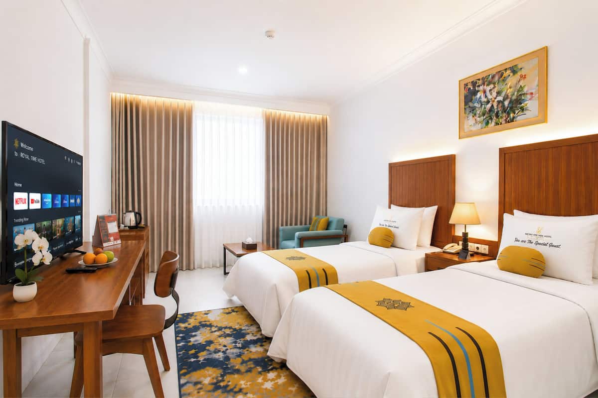 Deluxe Executive Twin | Premium bedding, in-room safe, desk, WiFi (free)