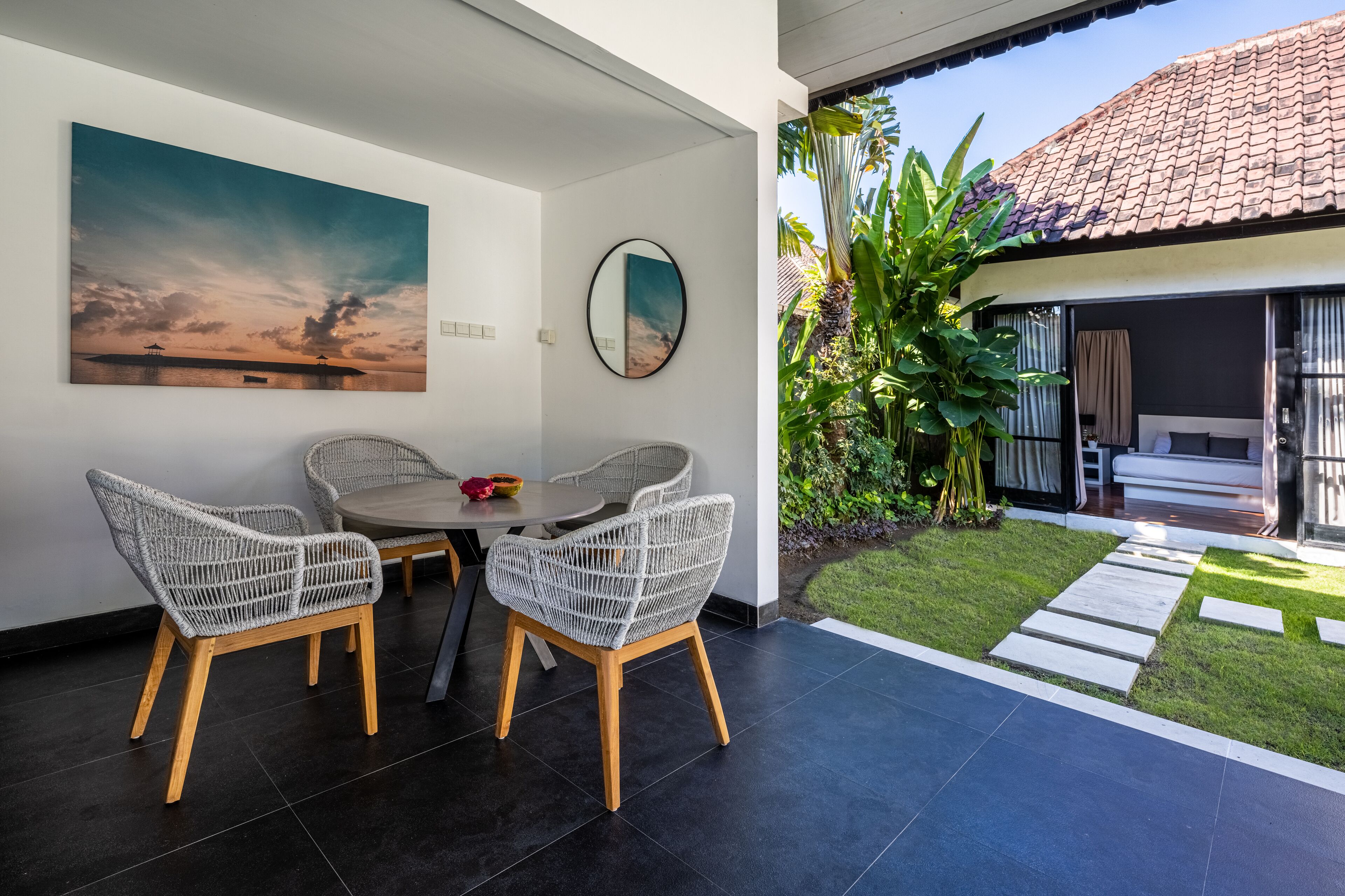 Villa, 2 slaapkamers, privézwembad | Privékeuken | Een koelkast met diepvriezer, een microgolfoven, een kookplaat