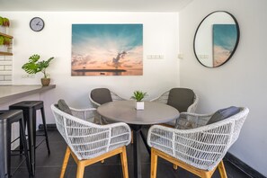 فيلا - غرفتا نوم - بمسبح خاص | غرفة لتناول الطعام