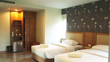 Standard Two Singles | Desk, blackout curtains, free WiFi