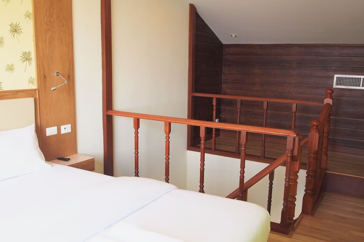 Studio, Pool View | Desk, blackout curtains, free WiFi