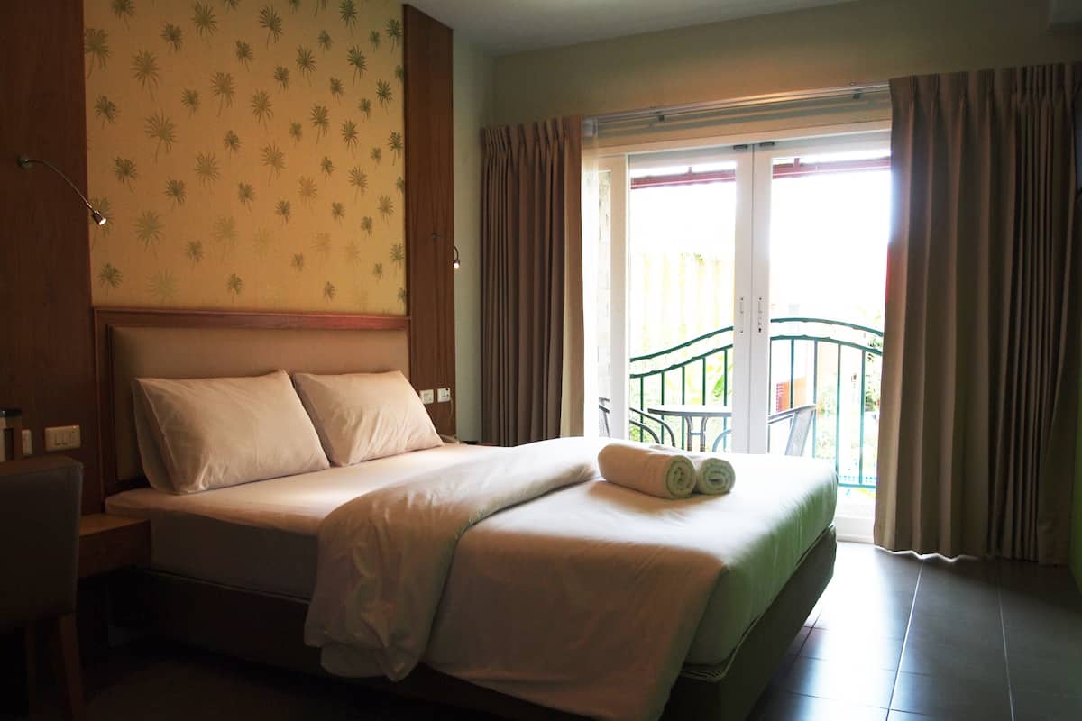 Budget Double Bed room With Pool View | Desk, blackout curtains, free WiFi