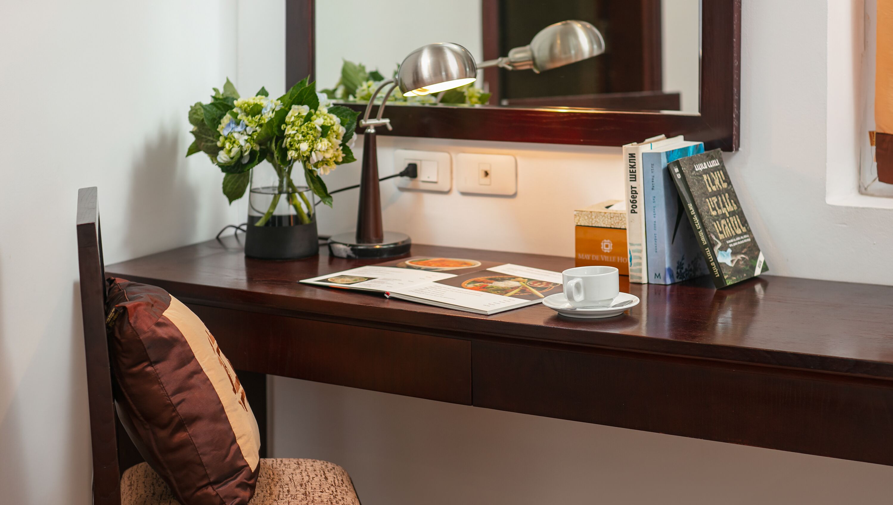 premier double or twin room | 1 bedroom, minibar, in-room safe, desk