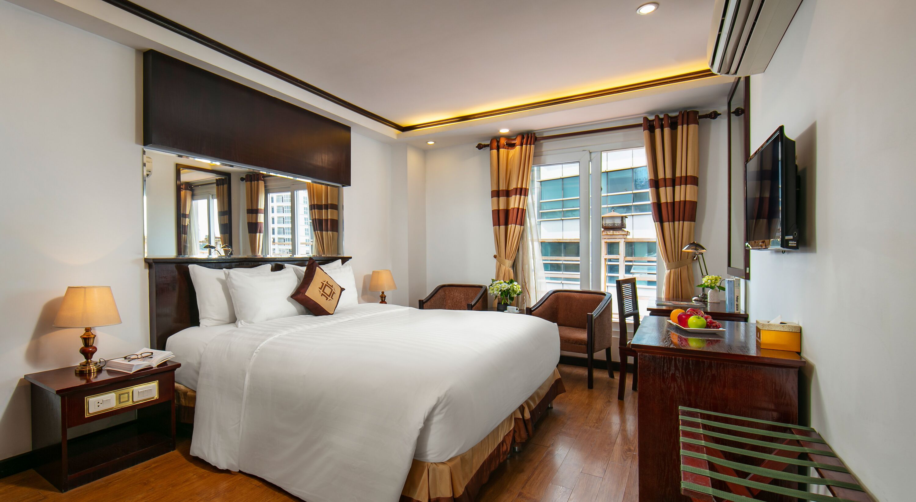deluxe double room, balcony | 1 bedroom, minibar, in-room safe, desk
