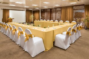 Business center - Babylon Grand Hotel & Spa (Hanoi)