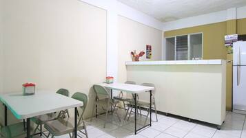 Breakfast served, local cuisine, pool views