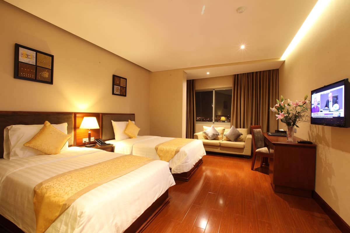 Premium bedding, down duvets, minibar, in-room safe