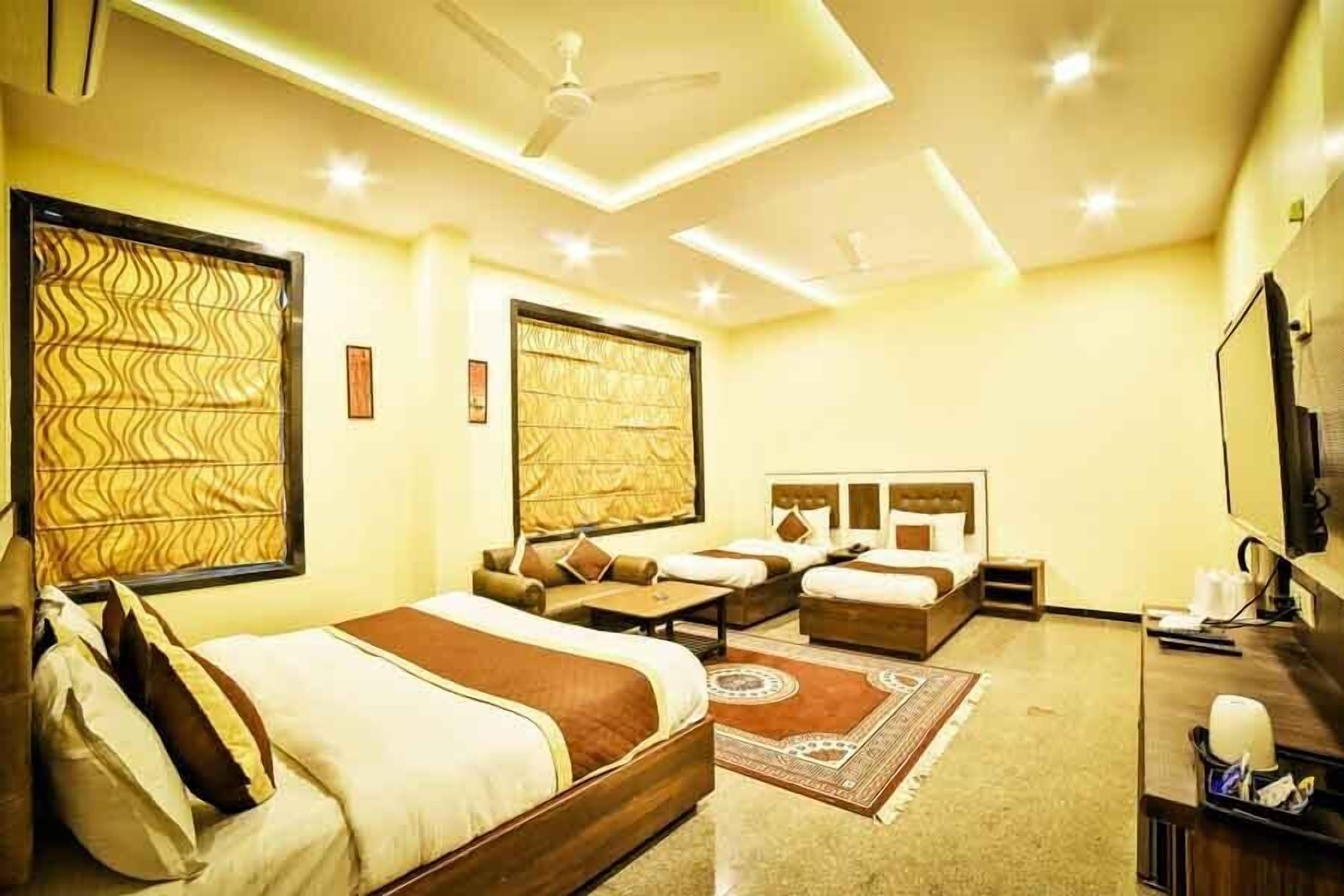 Comfort Room | In-room safe, desk, soundproofing, free WiFi