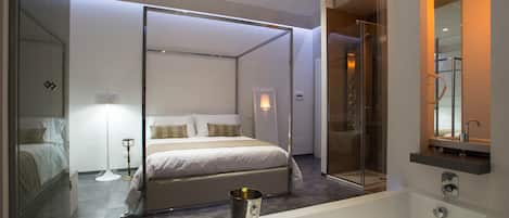 Deluxe-Doppelzimmer | Minibar, Zimmersafe, Schreibtisch, Verdunkelungsvorhänge