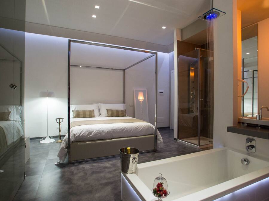 Matrimoniale Deluxe | Minibar, in-room safe, blackout drapes, soundproofing