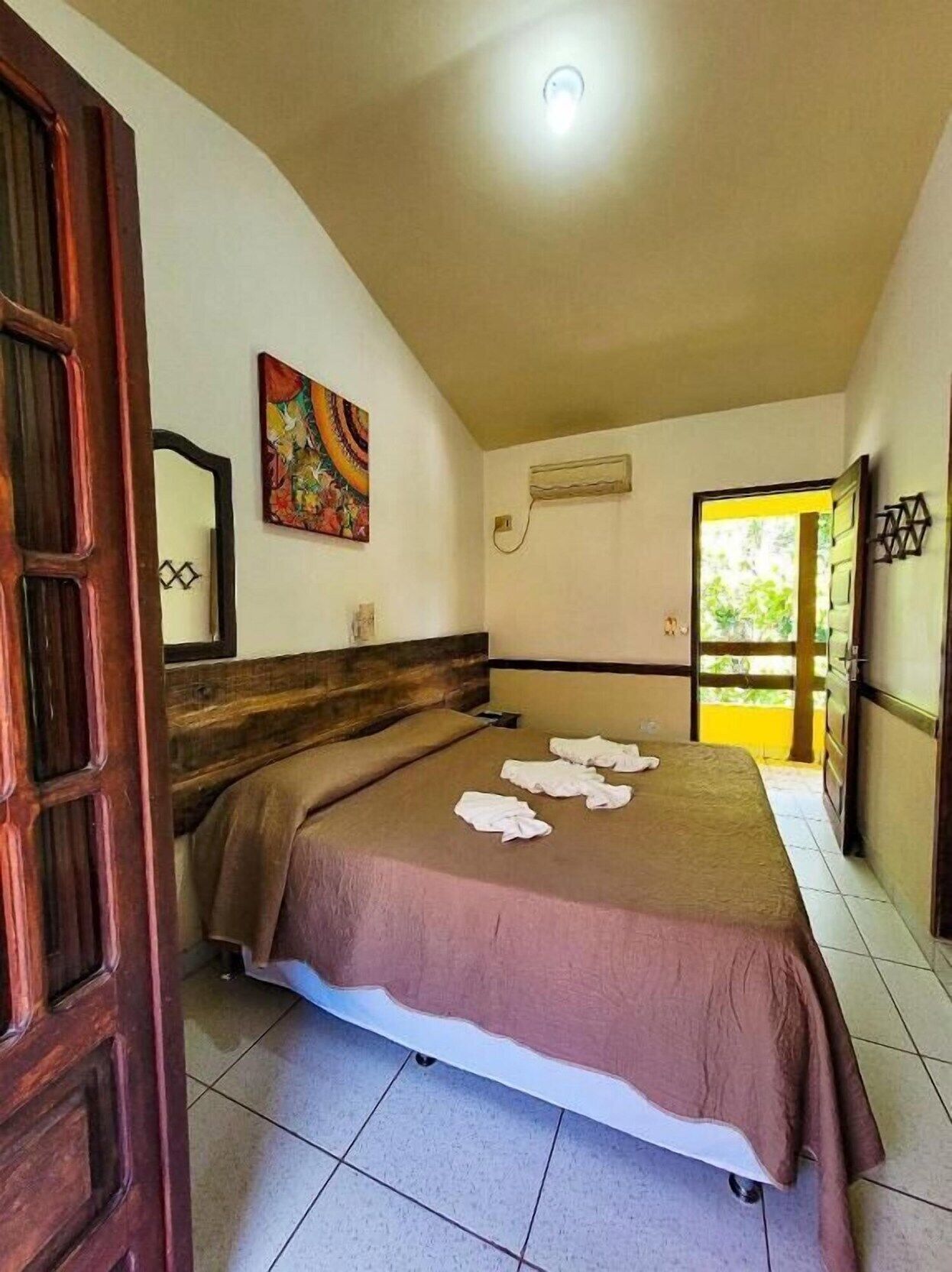 In-room safe, blackout curtains, free WiFi, bed sheets