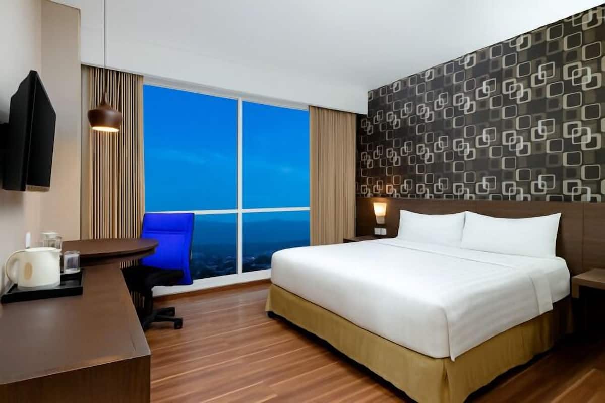 1 bedroom, minibar, in-room safe, desk