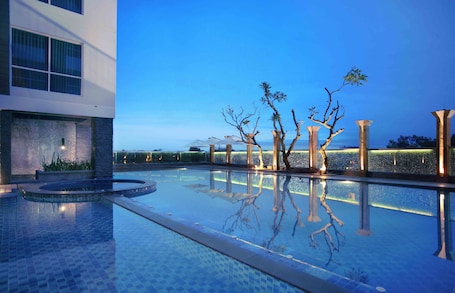 Outdoor pool, sun loungers