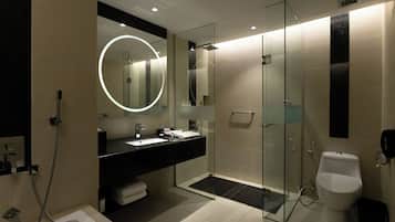 Grand Deluxe | Bathroom