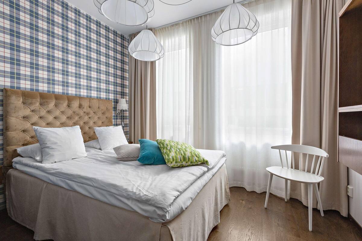 Roupas de cama premium, cortinas blackout, berços grátis