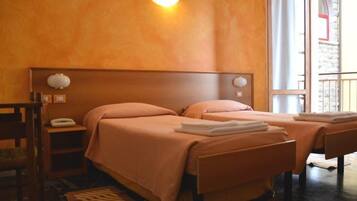 Doppel- oder Zweibettzimmer
