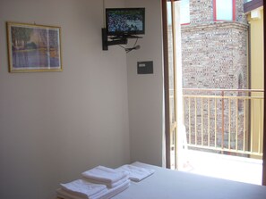 Double Room, Sea View | In-room safe, cribs/infant beds, free WiFi, bed sheets - Hotel Corallo (Moneglia)