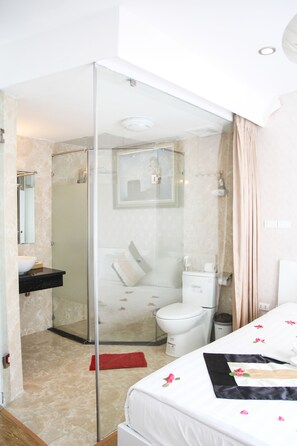 Dusche, Regendusche, Designer-Toilettenartikel, Haartrockner
