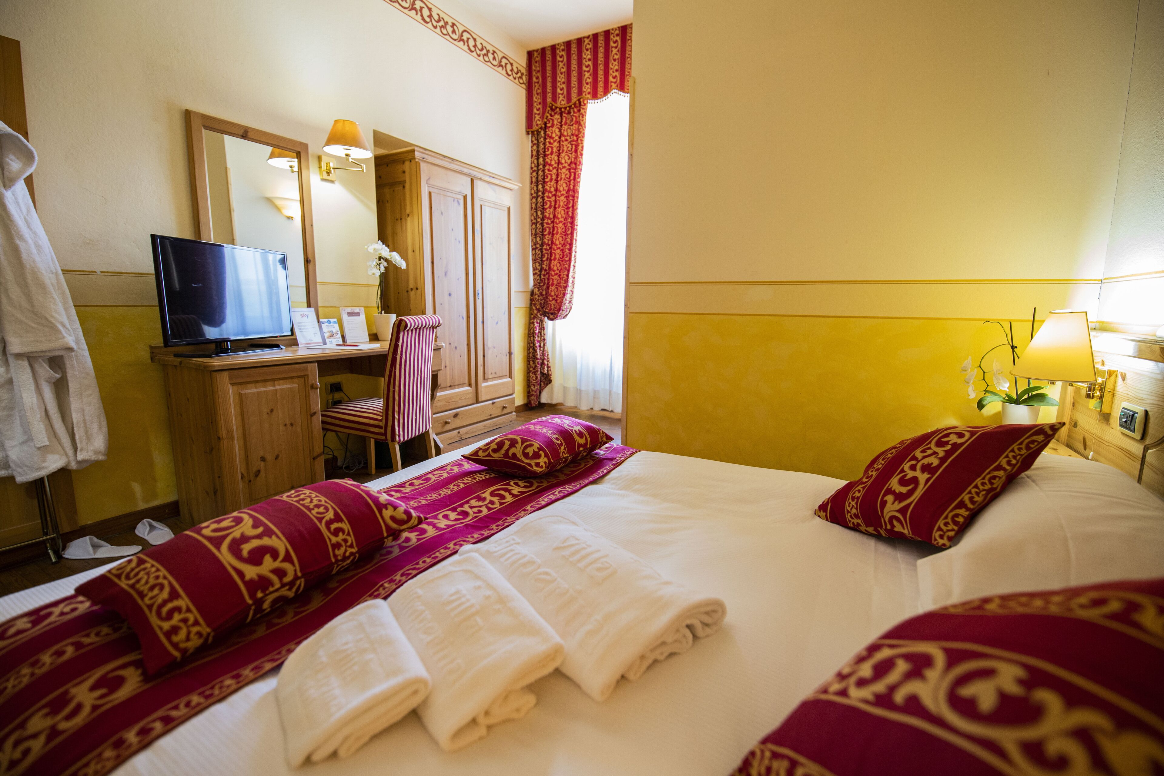 minibar, in-room safe, desk, blackout curtains