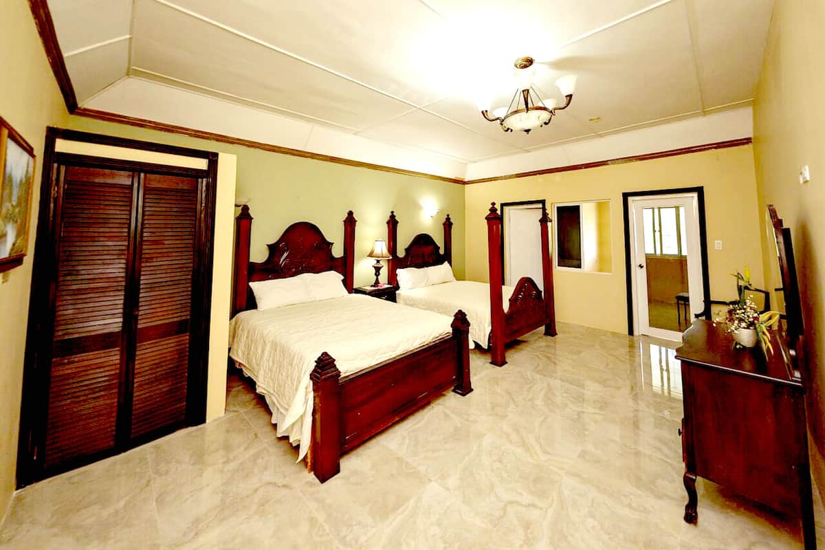 Signature-Suite, 2 Queen-Betten, mit Bad