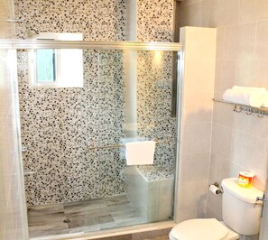 Signature Double Room, 2 Queen Beds, Balcony, Mountain View | Bathroom | Shower, free toiletries, towels, soap - Starlight Chalet (Silver Hill Gap)