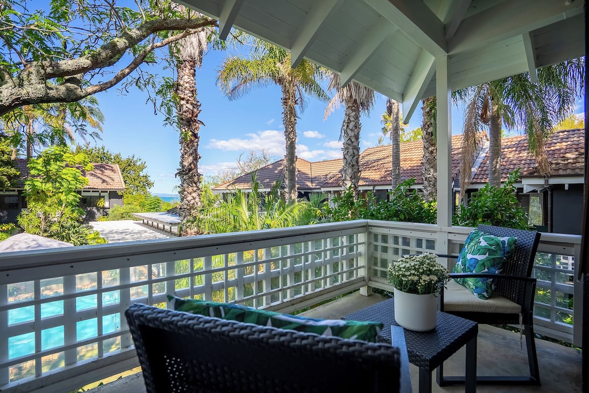 Caja de seguridad en la habitación y decoración personalizada