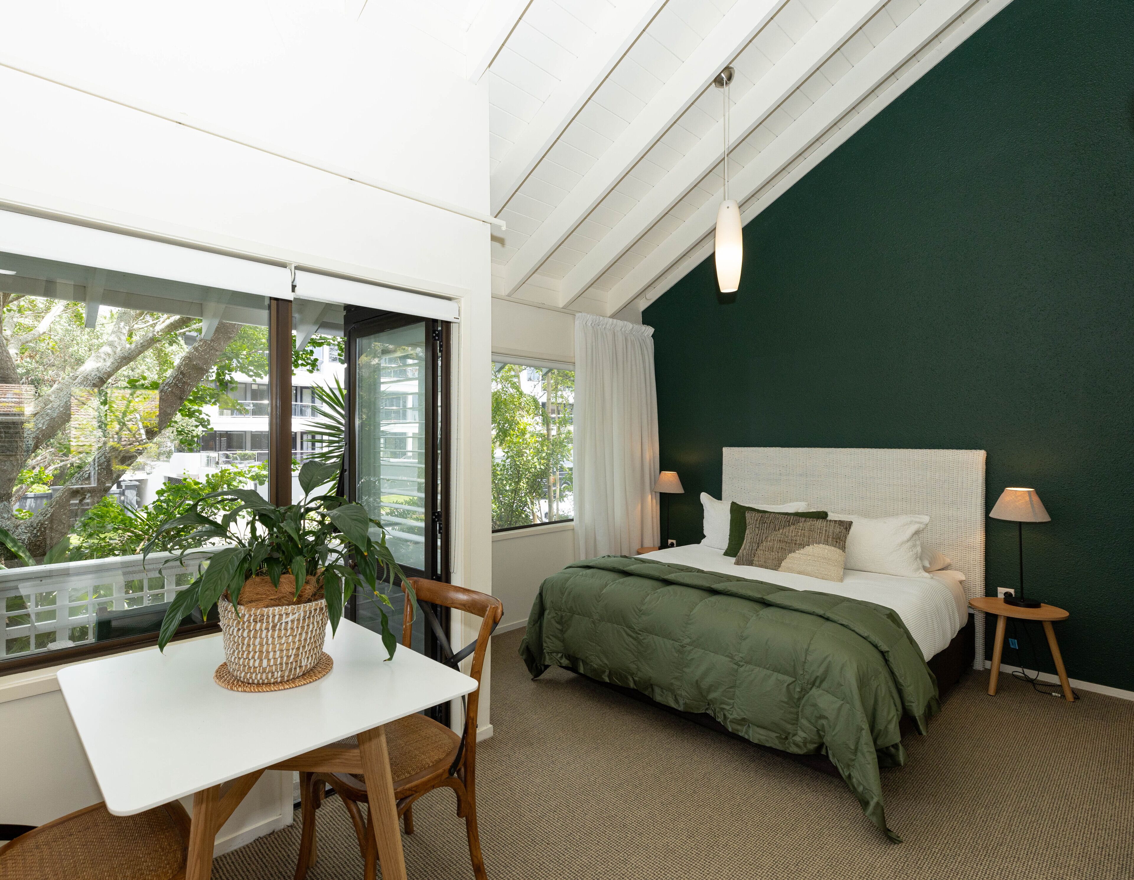 Caja de seguridad en la habitación y decoración personalizada 