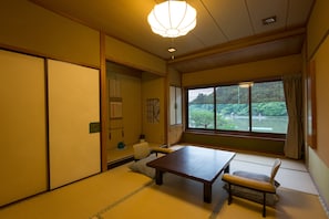 Japanese Room (7.5 tatami mats)