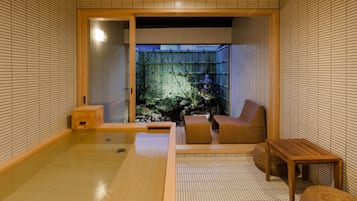 Modern Premium Suite, Garden View (90sqm) | Bathroom