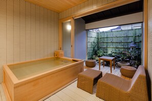Modern Premium Suite, Garden View (90sqm) | Bathroom - Arashiyama Benkei (Kyoto)