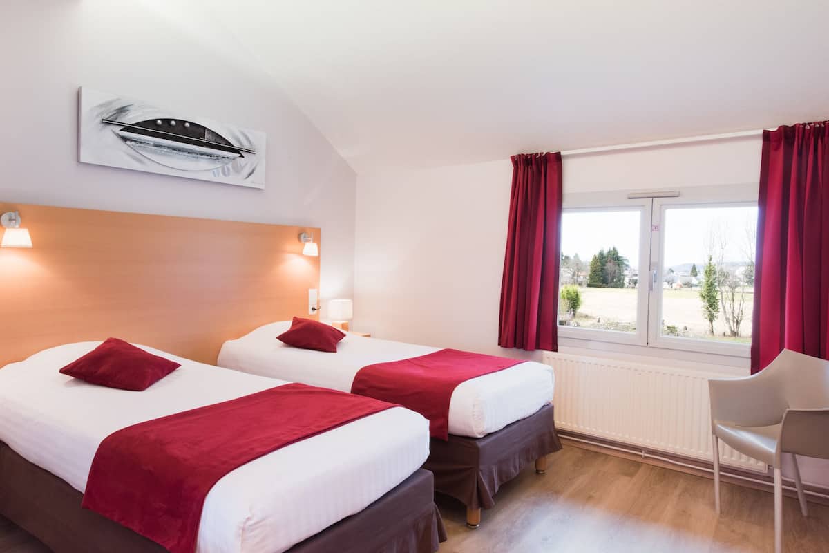 Quarto duplo conforto (Valley view) | Escrivaninha, berços (sobretaxa), Wi-Fi de cortesia, roupa de cama