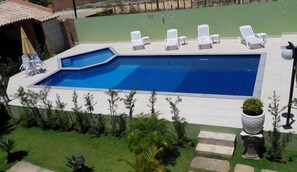 Kolam renang terbuka 