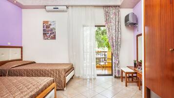 Free cots/infant beds, free WiFi